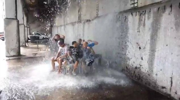ΒΙΝΤΕΟ-Ice Bucket Challenge στη Σπάρτη με… 50 τόνους νερό