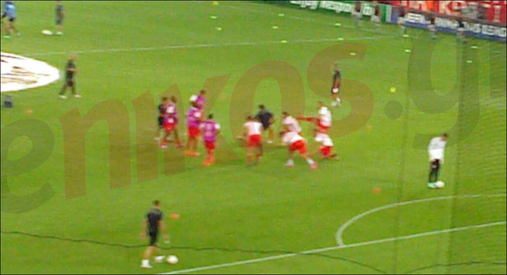 ΦΩΤΟ-Η προθέρμανση του Ολυμπιακού