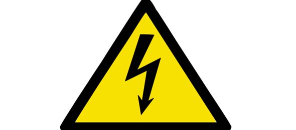 Ηλεκτροπληξία από γυμνά καλώδια υπέστη 17χρονη