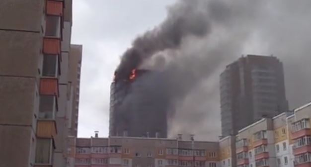 ΒΙΝΤΕΟ-Φωτιά σε κτίριο 25 ορόφων στη Ρωσία