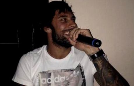 ΦΩΤΟ-Ο Πρίντεζης το γύρισε στο τραγούδι