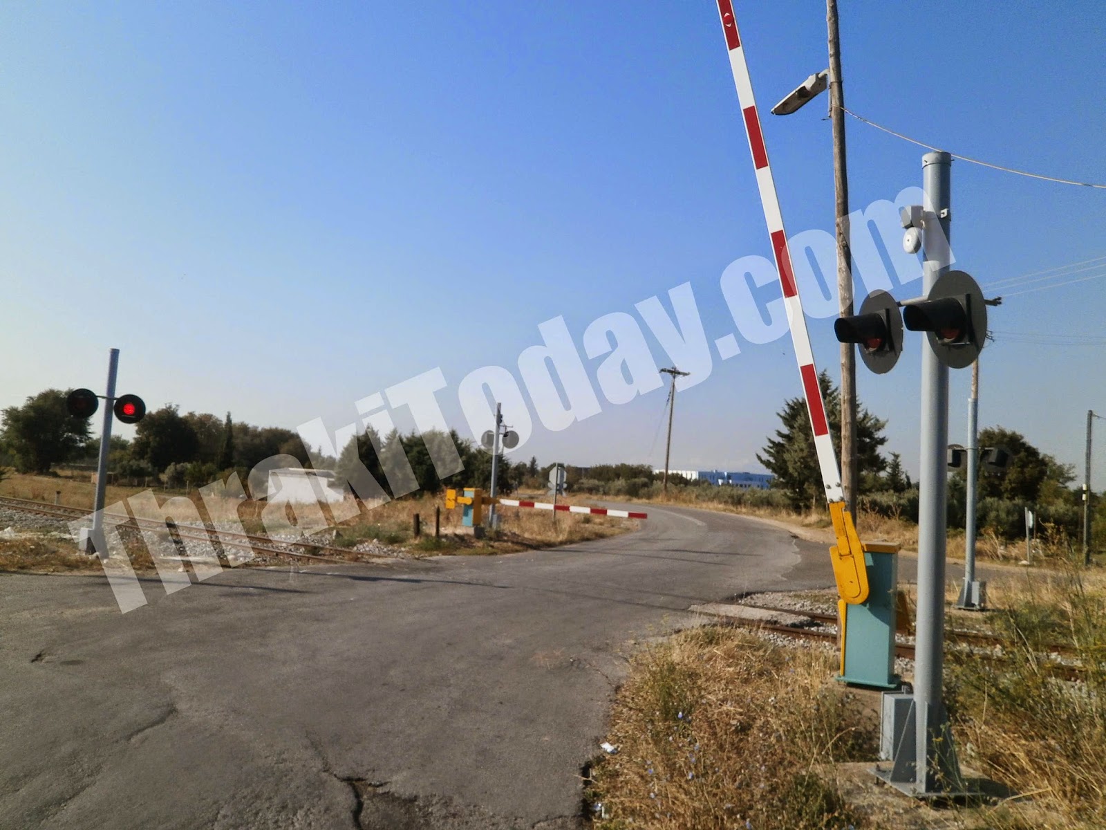 Τράκαρε με… τη διάβαση του ΟΣΕ