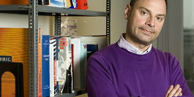 Ο Έλληνας μεταφραστής της Κομισιόν που μιλάει 32 γλώσσες