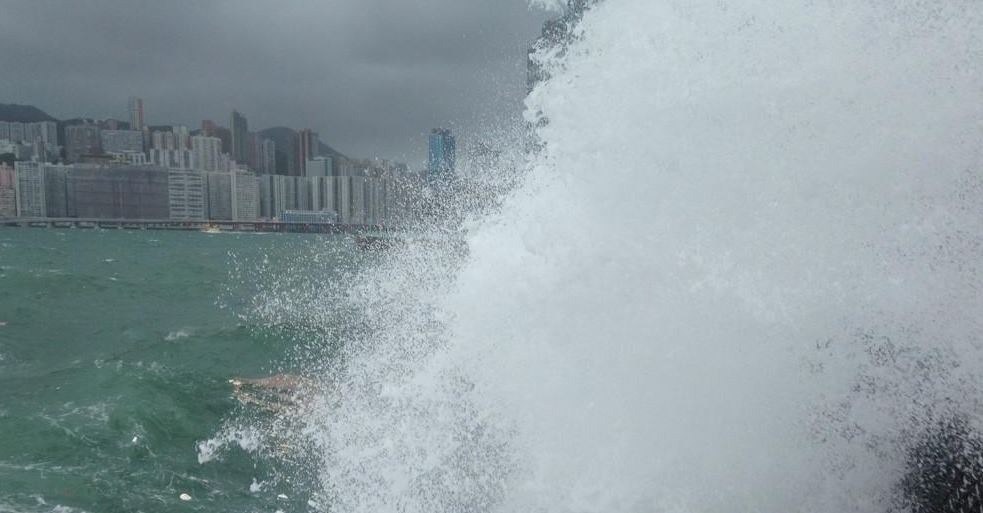 Ισχυρός τυφώνας χτύπησε το Χονγκ Κονγκ