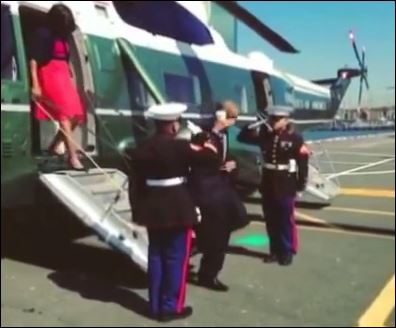 ΒΙΝΤΕΟ-Σάλος με την «ασέβεια» του Ομπάμα