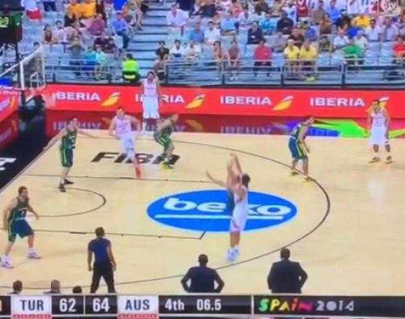 ΒΙΝΤΕΟ-Το τρίποντο που χάρισε τη νίκη στην Τουρκία