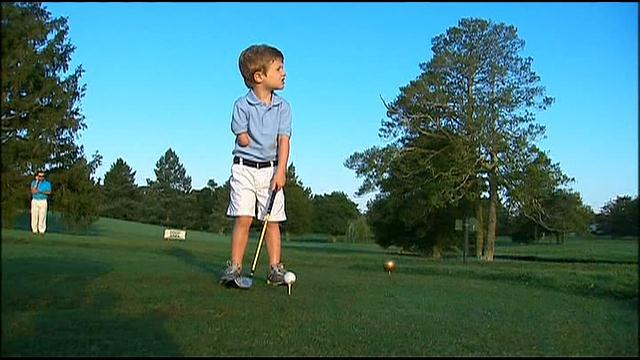 BINTEO-Τρίχρονος μονόχειρας ταλέντο στο γκολφ