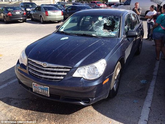 ΦΩΤΟ-Κινδύνευσε μωρό που το ξέχασαν μέσα σε αυτοκίνητο