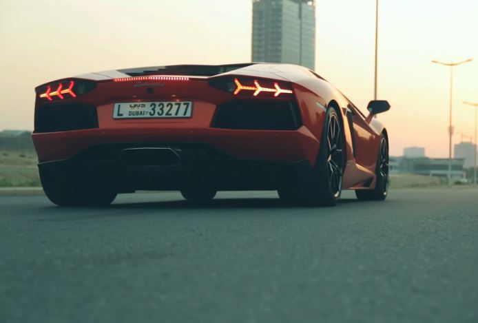 ΒΙΝΤΕΟ-Aventador “αναστατώνει” το Ντουμπάι