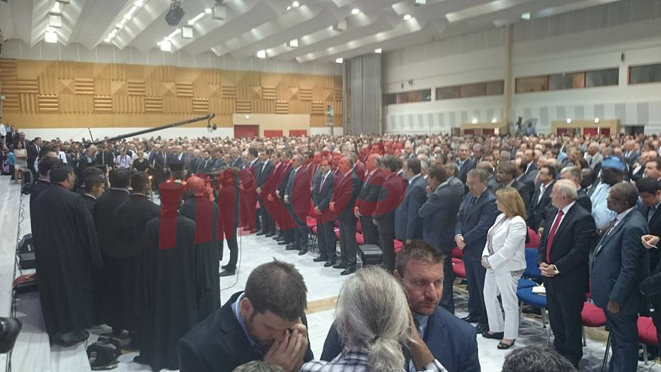 ΦΩΤΟ-Γεμάτο το Βελλίδειο εν αναμονή της ομιλίας Σαμαρά