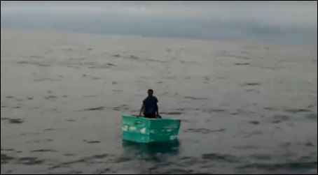 ΒΙΝΤΕΟ-ναυαγός επί 8 ημέρες έτρωγε γλάρους για να επιβιώσει