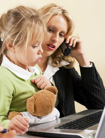 Χαμηλά όρια ηλικίας πολλών “ταχυτήτων” για μητέρες με ανήλικο