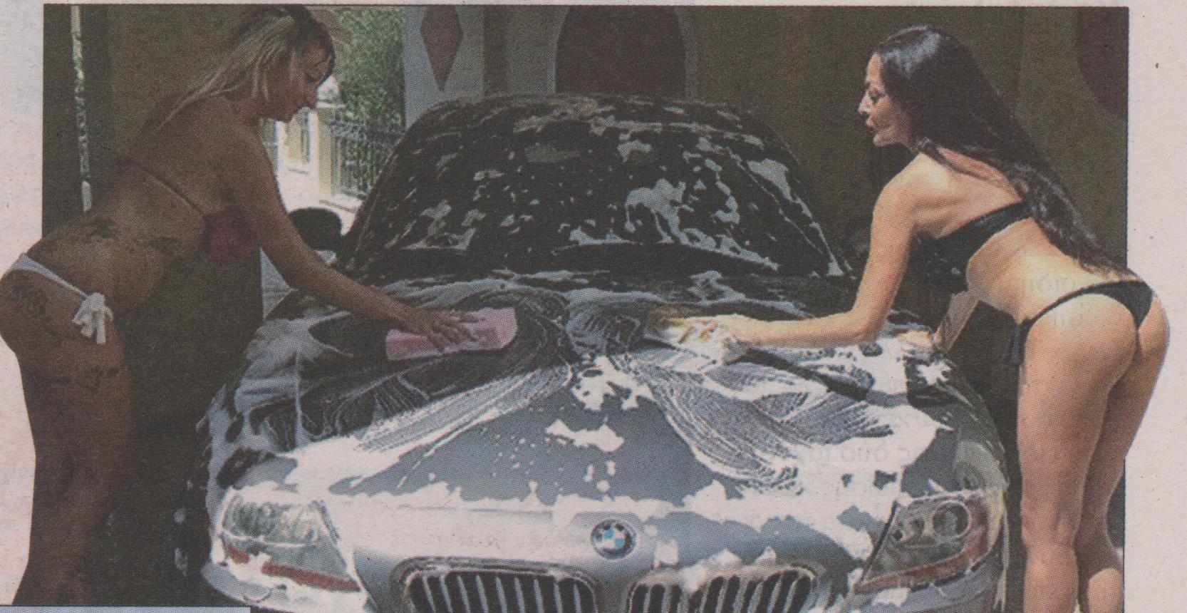 Δίνει τη λουξ «μπέμπα» για τις… δύο κούκλες