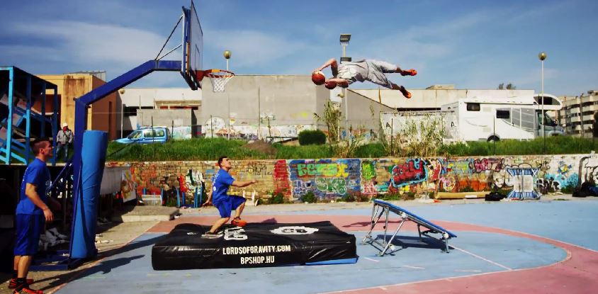 ΒΙΝΤΕΟ-Freestyle καρφώματα