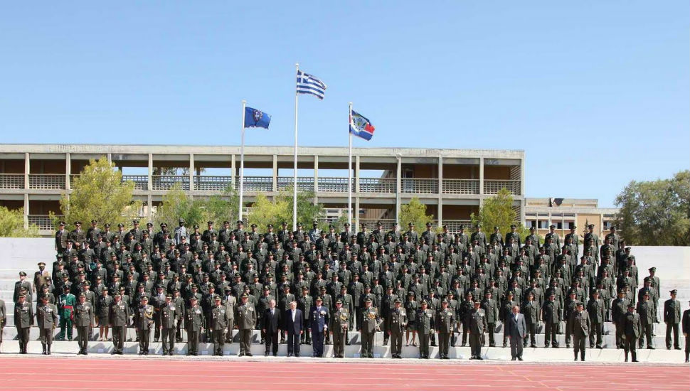 Πότε κατατάσσονται οι επιτυχόντες σε Ευελπίδων και ΣΜΥ