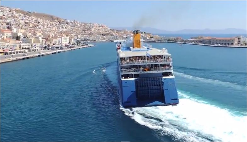 ΒΙΝΤΕΟ-Η είσοδος στο λιμάνι γίνεται… viral