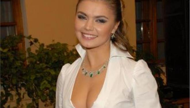 Αλίνα Καμπάγεβα-Νέα, ωραία και καναλάρχισσα