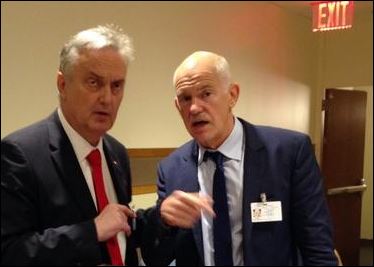 ΦΩΤΟ-Ο Παπανδρέου προεδρεύει στη συνεδρίαση της Σοσιαλιστικής Διεθνούς