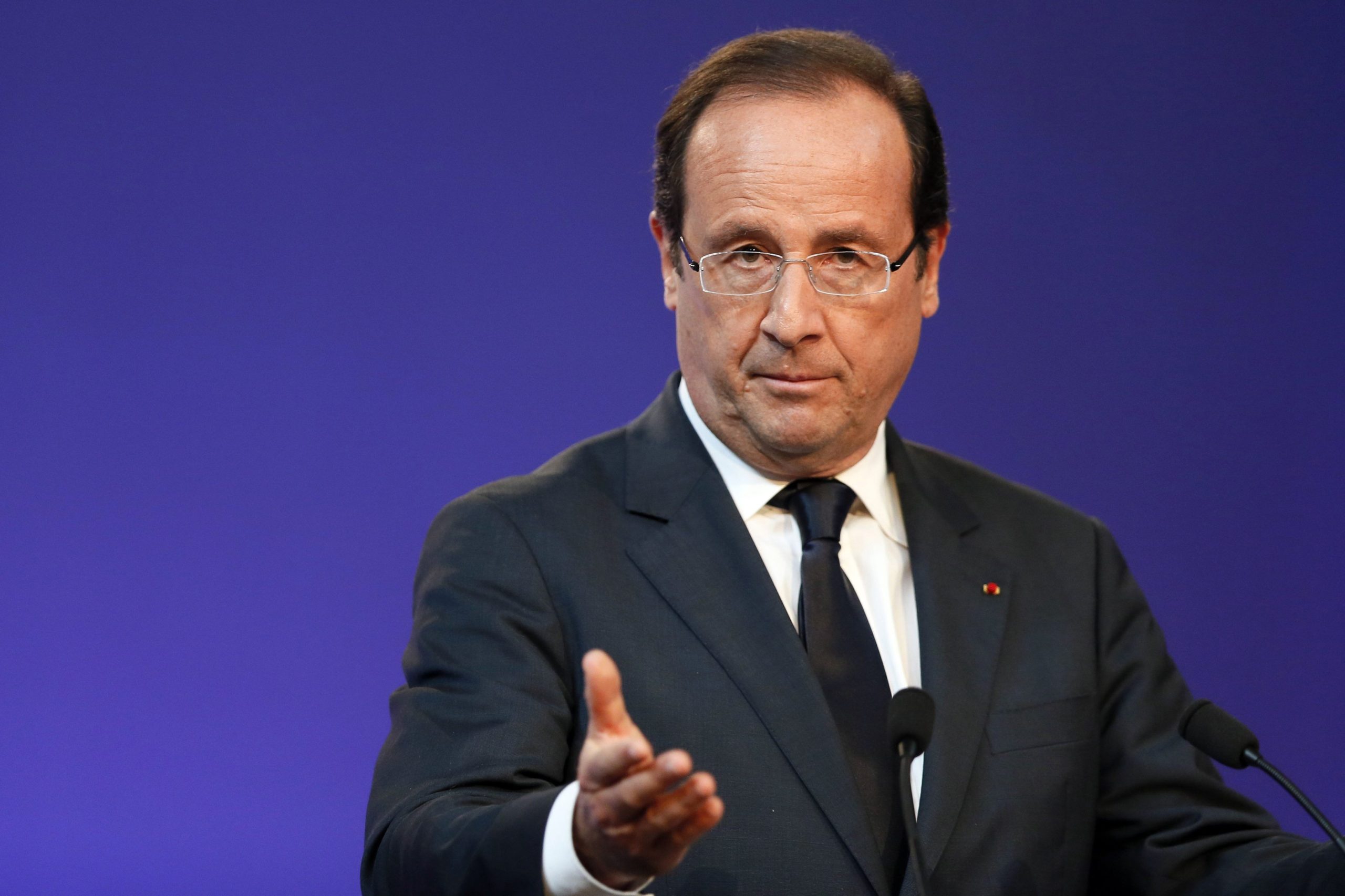 Το 62% των Γάλλων επιθυμεί την παραίτηση του Ολάντ