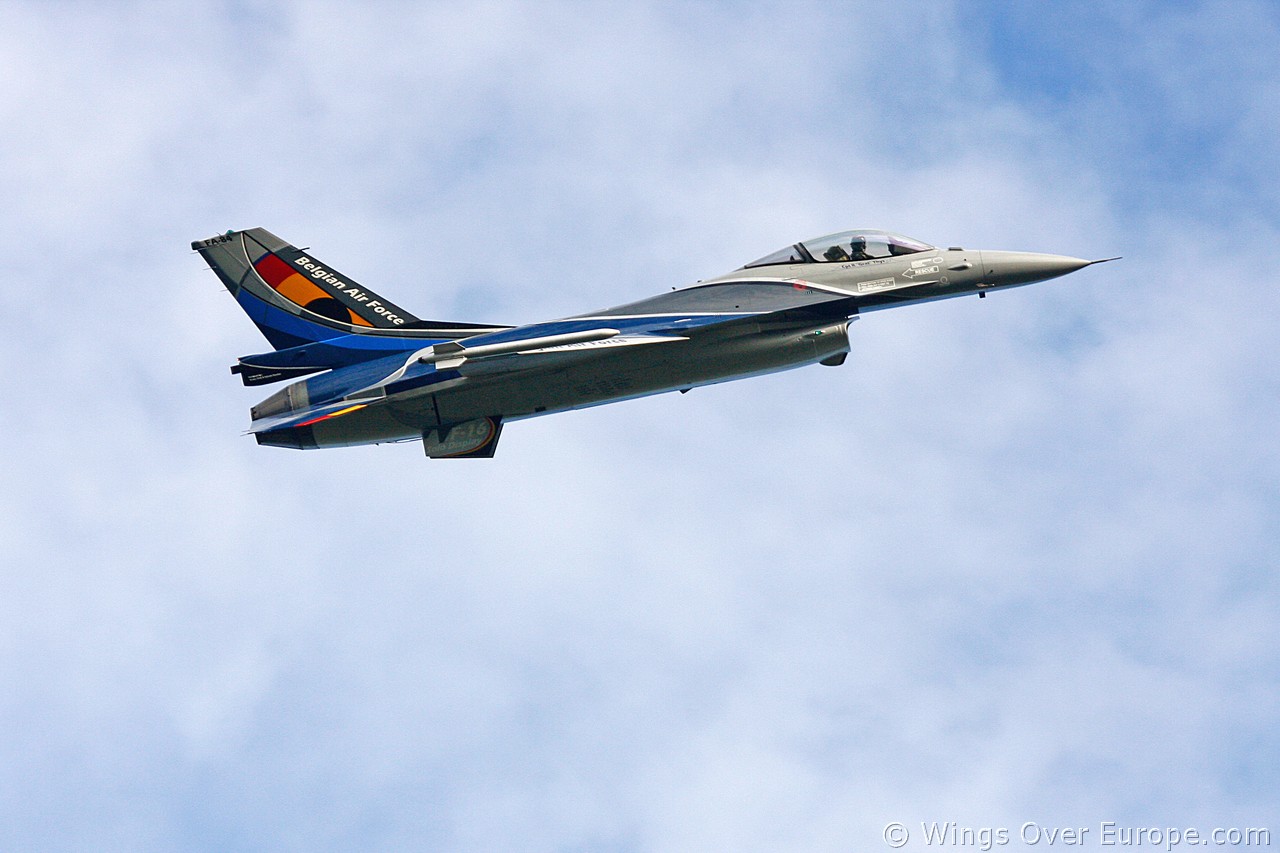 Οι Βέλγοι στέλνουν έξι F-16 εναντίον των τζιχαντιστών