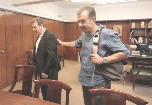 ΦΩΤΟ-Συνάντηση Χρυσοχοΐδη-Θεοδωράκη