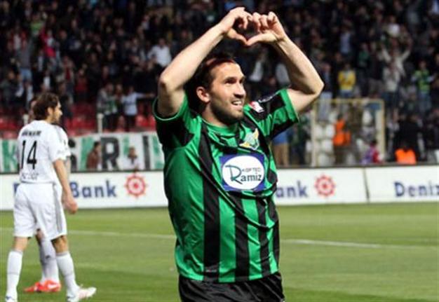 ΒΙΝΤΕΟ-Αποθέωση για τον Φάνη “Δία” Γκέκα