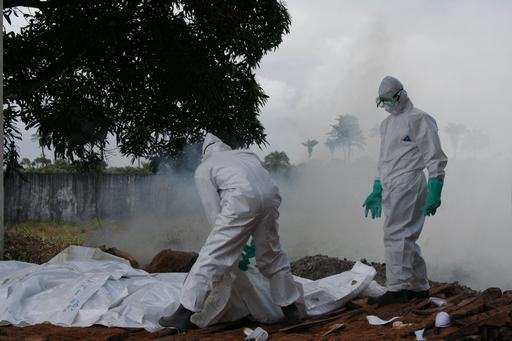 MSF: Απαιτείται επειγόντως παγκόσμια βιο-καταστροφική αντιμετώπιση του Έμπολα