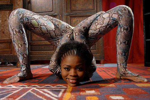 BINTEO-Δεν τη λένε τυχαία “γυναίκα φίδι”