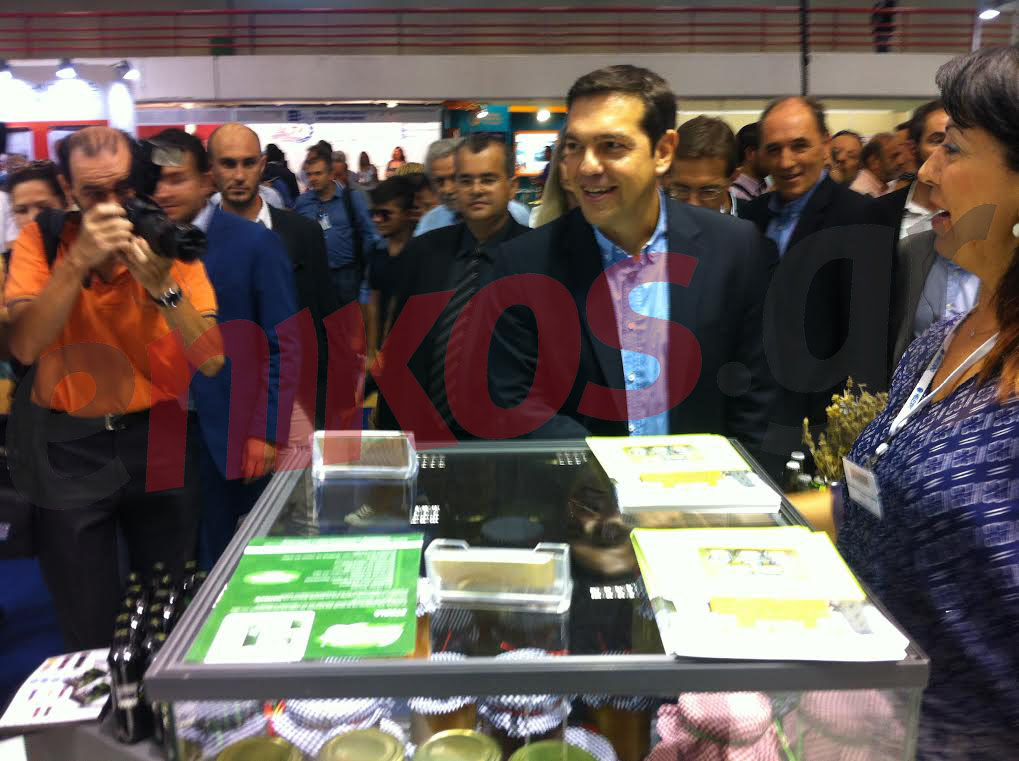 ΦΩΤΟ-Ο Τσίπρας στο περίπτερο της Ανατολικής Μακεδονίας και Θράκης