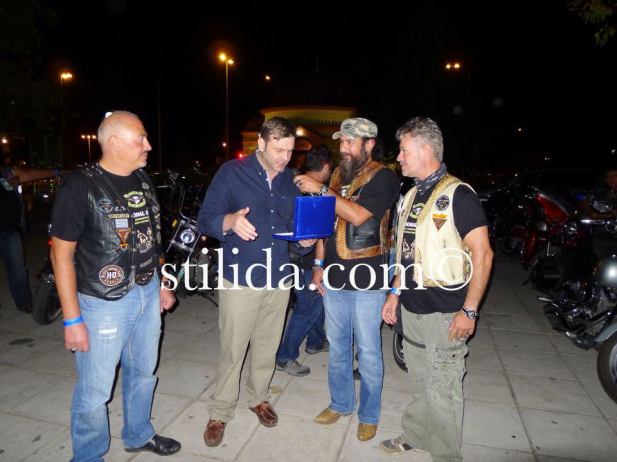 ΒΙΝΤΕΟ-Ο Γκλέτσος και οι “χαρλεάδες”