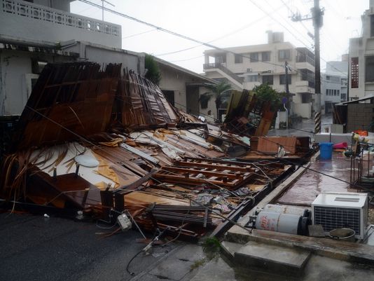 Συναγερμός για φονικές πλημμύρες στην Ιαπωνία