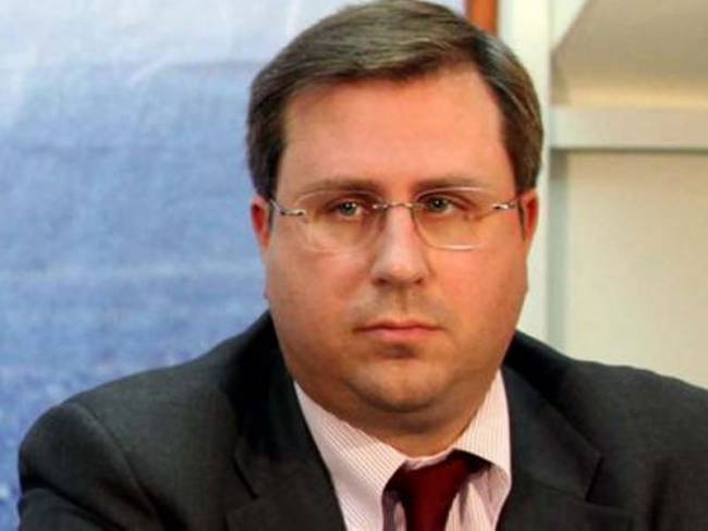 Αϊβαλιώτης: Προτομές του Άδωνι και του Πάγκαλου στον ΣΥΡΙΖΑ