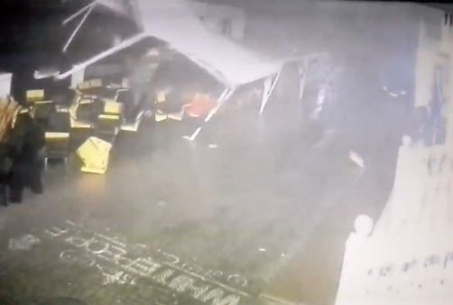 ΒΙΝΤΕΟ-Τον πήρε και τον σήκωσε ο αέρας