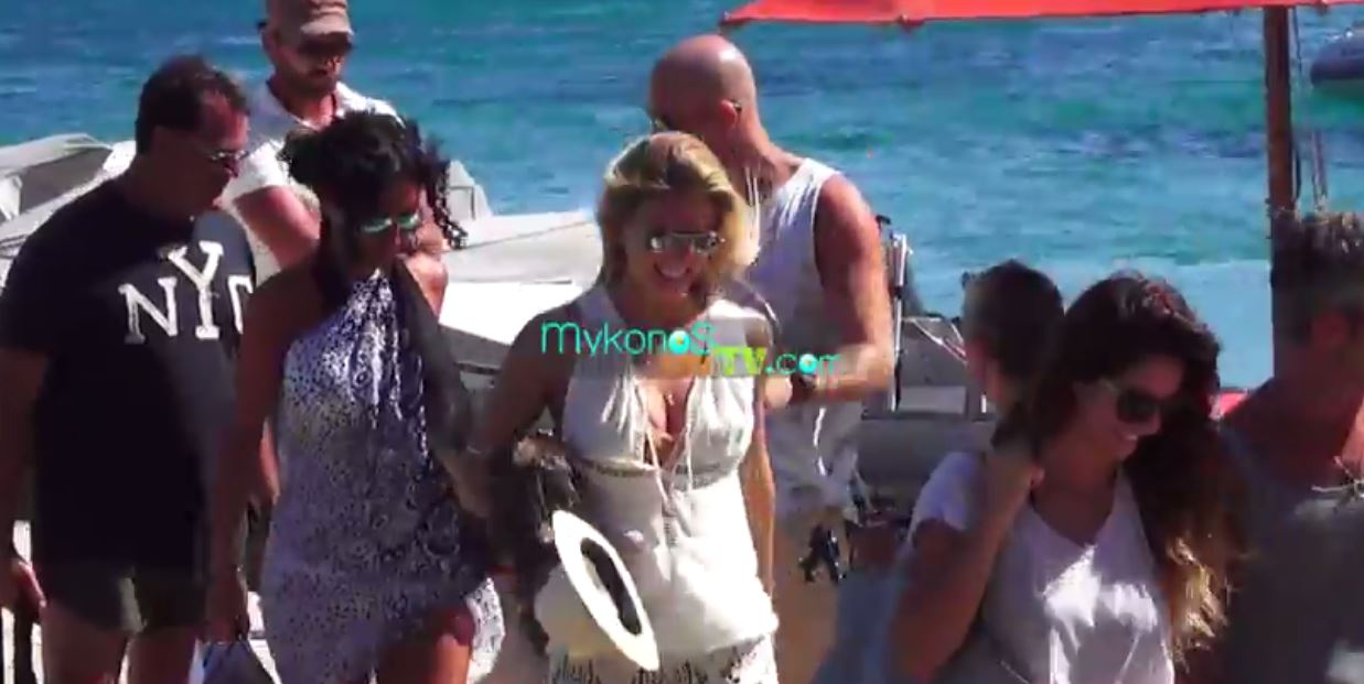 ΒΙΝΤΕΟ-Η Ραφαέλι στην Μύκονο