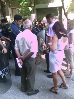 ΒΙΝΤΕΟ-Η διαμαρτυρία των ομολογιούχων