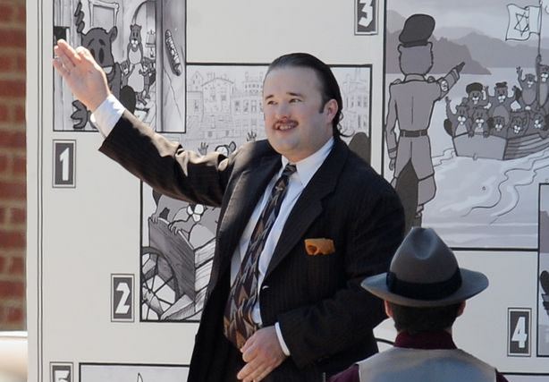 ΦΩΤΟ-Ο αστέρας του Χόλιγουντ μεγάλωσε και έγινε… νεοναζιστής