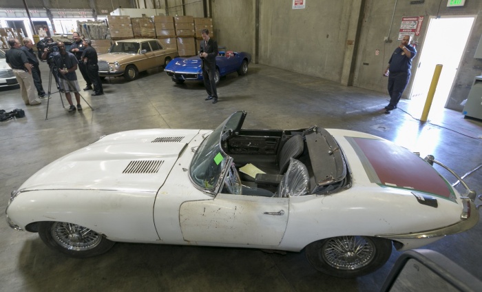 ΦΩΤΟ-Βρήκε το αυτοκίνητό του μετά από 46 χρόνια