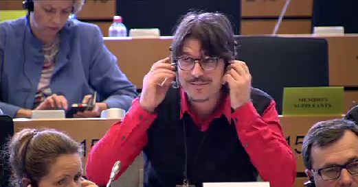 Για τη φωτογραφία με το όπλο ρωτήθηκε ο Αβραμόπουλος