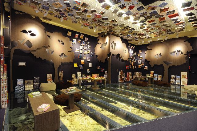 Διακεκριμένοι ξένοι συγγραφείς και προσωπικότητες των γραμμάτων στα Public!