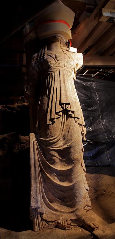 ΦΩΤΟ-Τι κρύβουν οι Καρυάτιδες της Αμφίπολης;