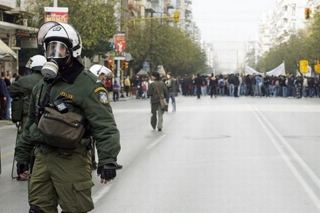 Θεσσαλονίκη-Ξεκίνησαν οι πορείες – Στους δρόμους 4.000 αστυνομικοί