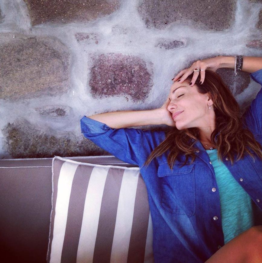 ΦΩΤΟ-Για πού ετοίμασε βαλίτσες η Βανδή