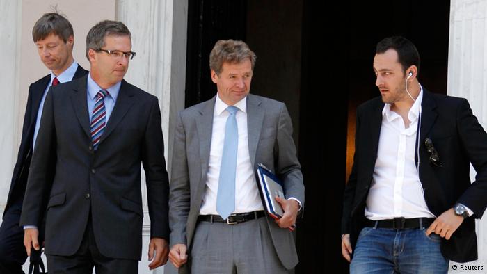 DW: Η Ελλάδα θέλει να ξεφορτωθεί την τρόικα