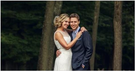 ΦΩΤΟ-Η φύση φρόντισε για τη φωτογραφία του γάμου τους