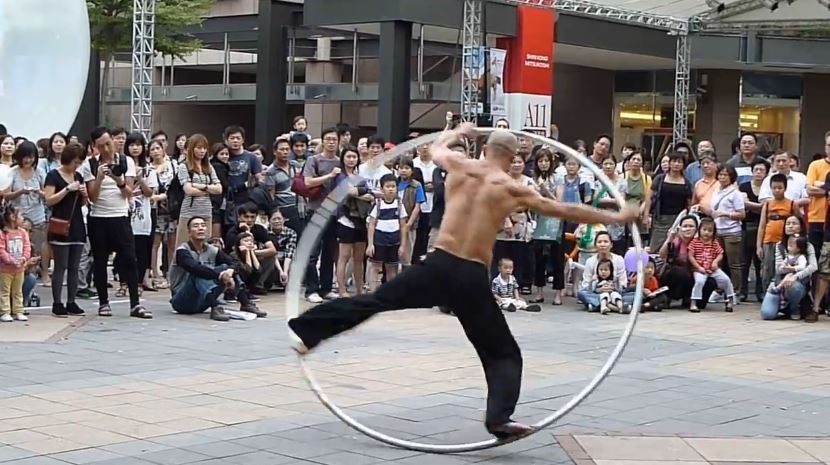 ΒΙΝΤΕΟ-Ο Ασιάτης “Άνθρωπος του Βιτρούβιου”