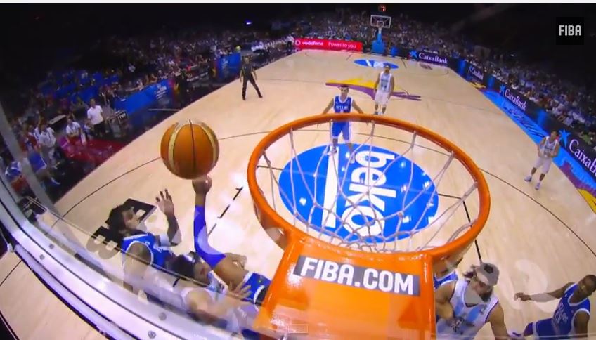 ΒΙΝΤΕΟ-Η «τάπα» του αγώνα ανήκει στον Μπουρούση