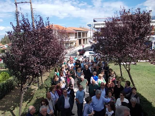 ΒΙΝΤΕΟ-Διαμαρτυρία στο λόφο Καστά για “λουκέτο” σε σχολείο