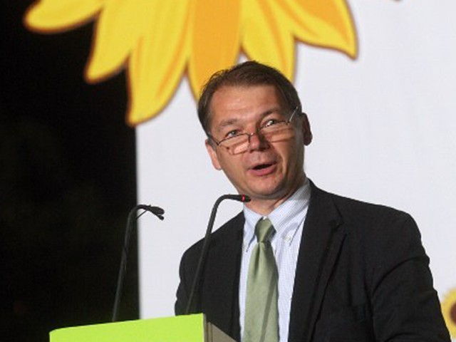 Λάμπερτς: “Υποκρισία” στη συζήτηση για το ελληνικό χρέος