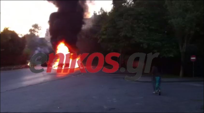 ΤΩΡΑ-ΒΙΝΤΕΟ-Φωτιά έξω από παιδικό σταθμό στο Νομισματοκοπείο