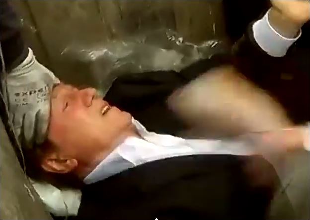 ΒΙΝΤΕΟ-Έριξαν τον υπουργό στον κάδο